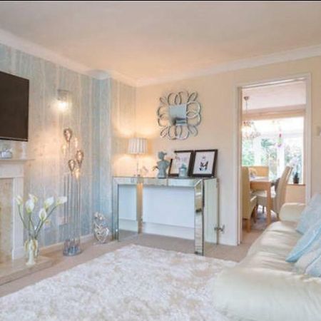 Comfy Private Room In Shared House CBG エクステリア 写真